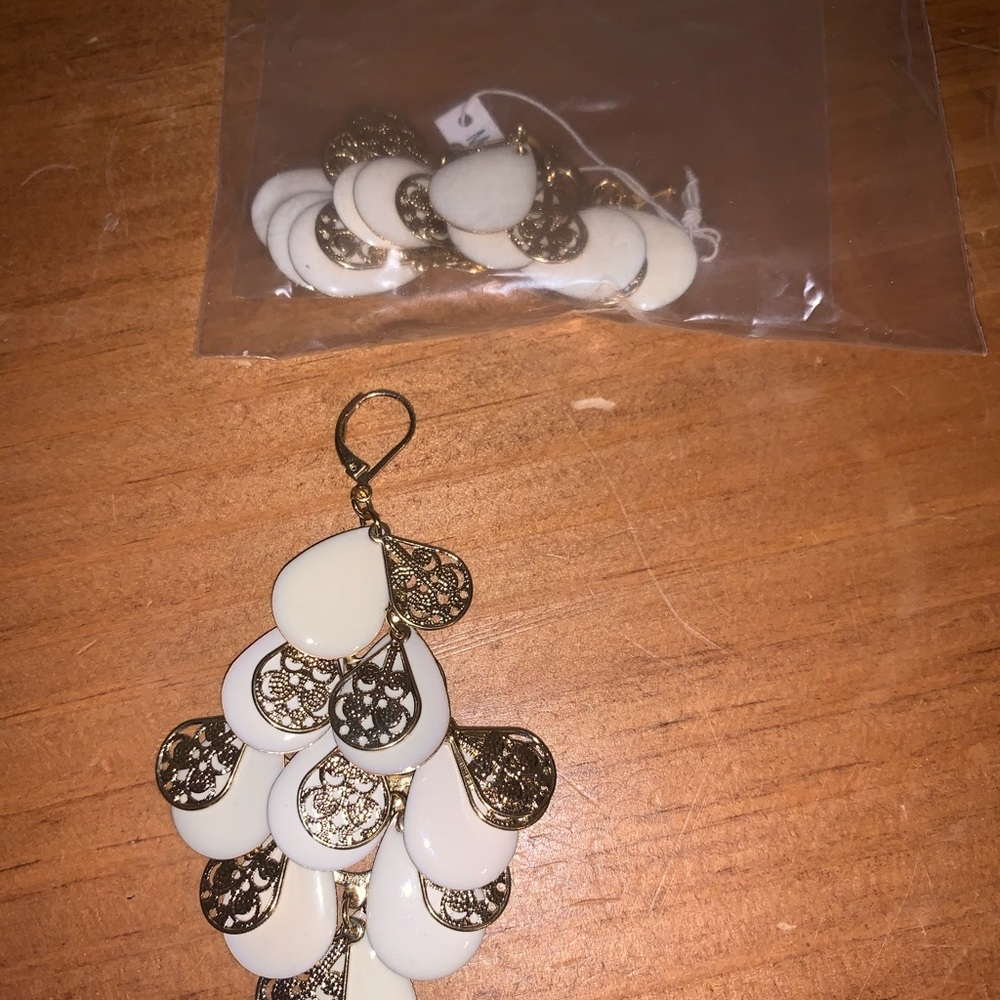 Dangle earrings